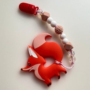 Modern Baby Teether Clip - red FOX Toy - NEW